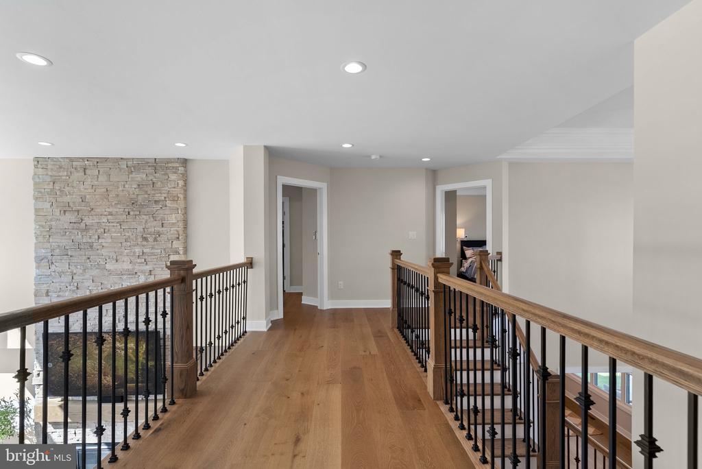 3155 RIDGEVIEW COURT