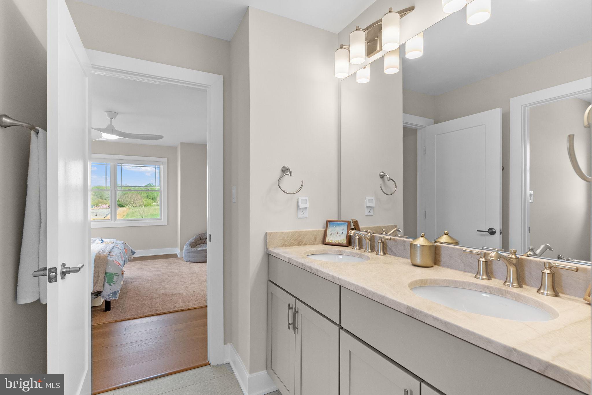 3155 RIDGEVIEW COURT