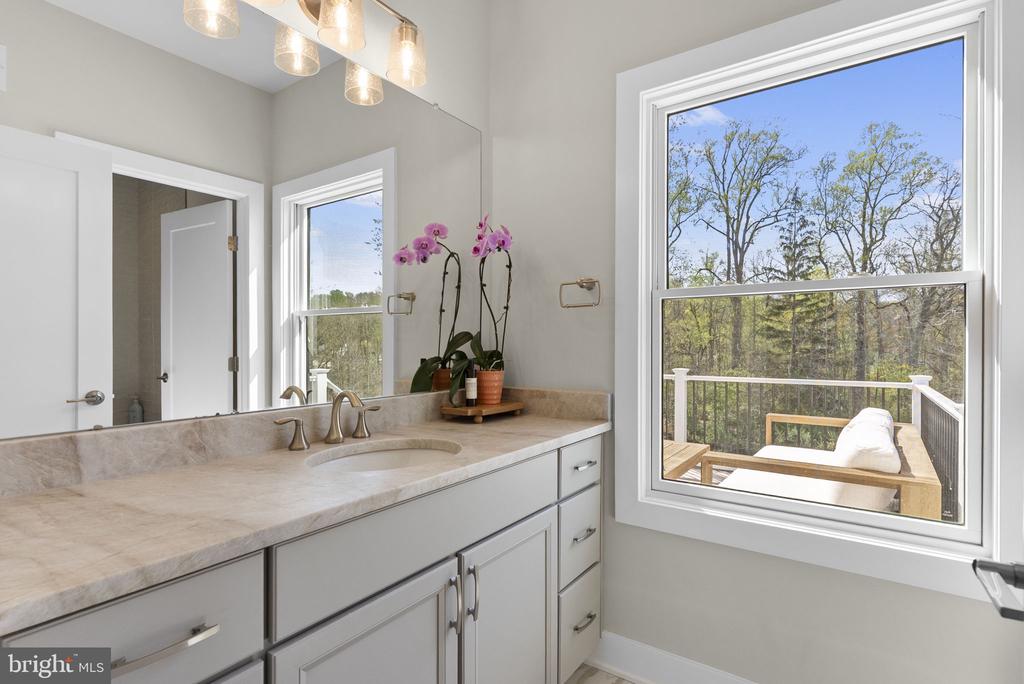 3155 RIDGEVIEW COURT