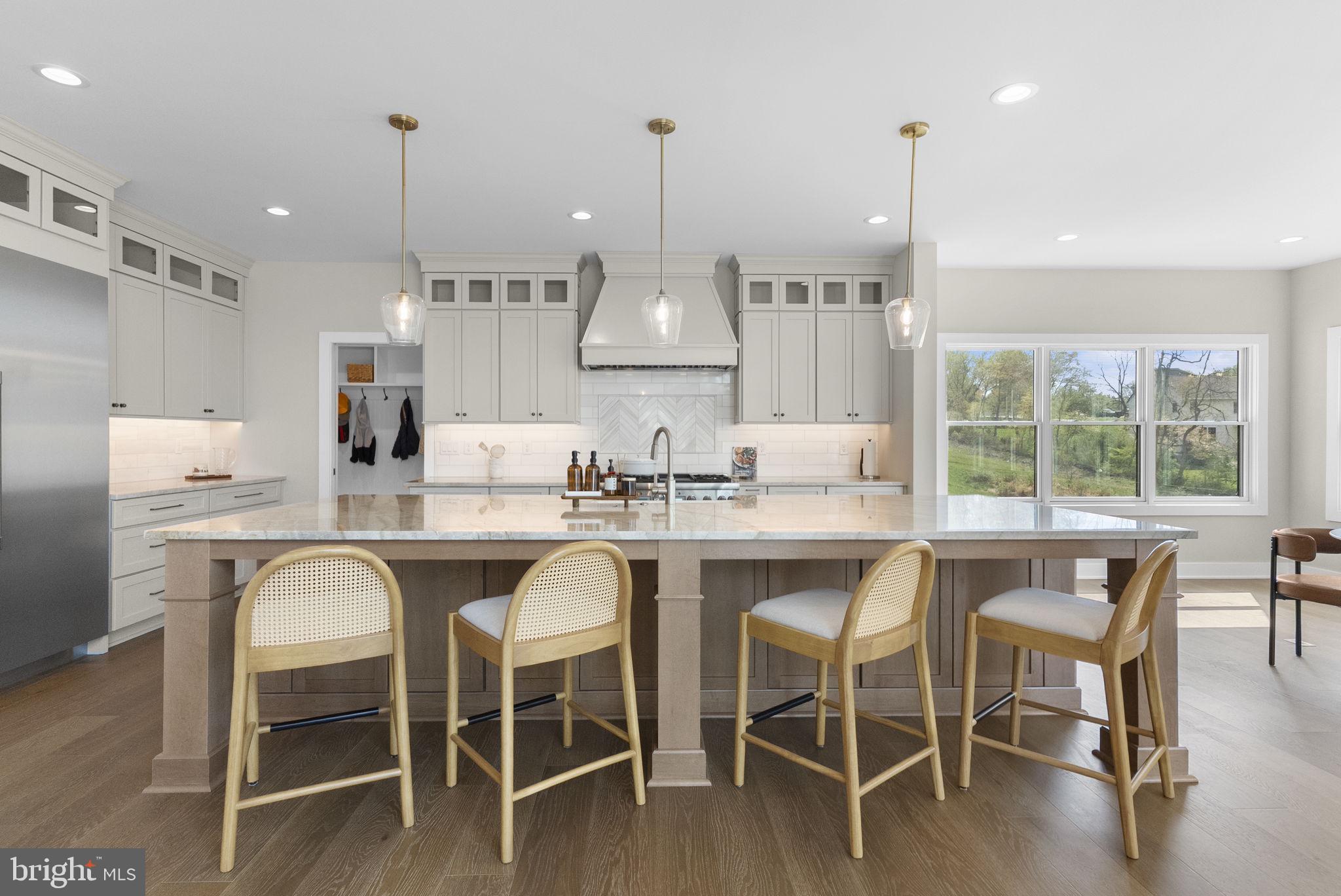 3155 RIDGEVIEW COURT