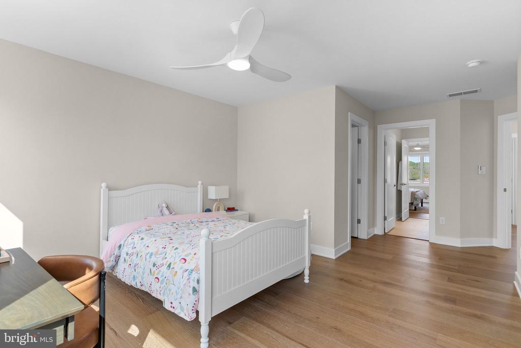 3155 RIDGEVIEW COURT