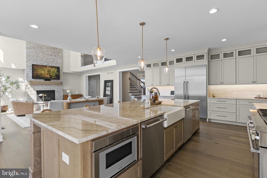 3155 RIDGEVIEW COURT