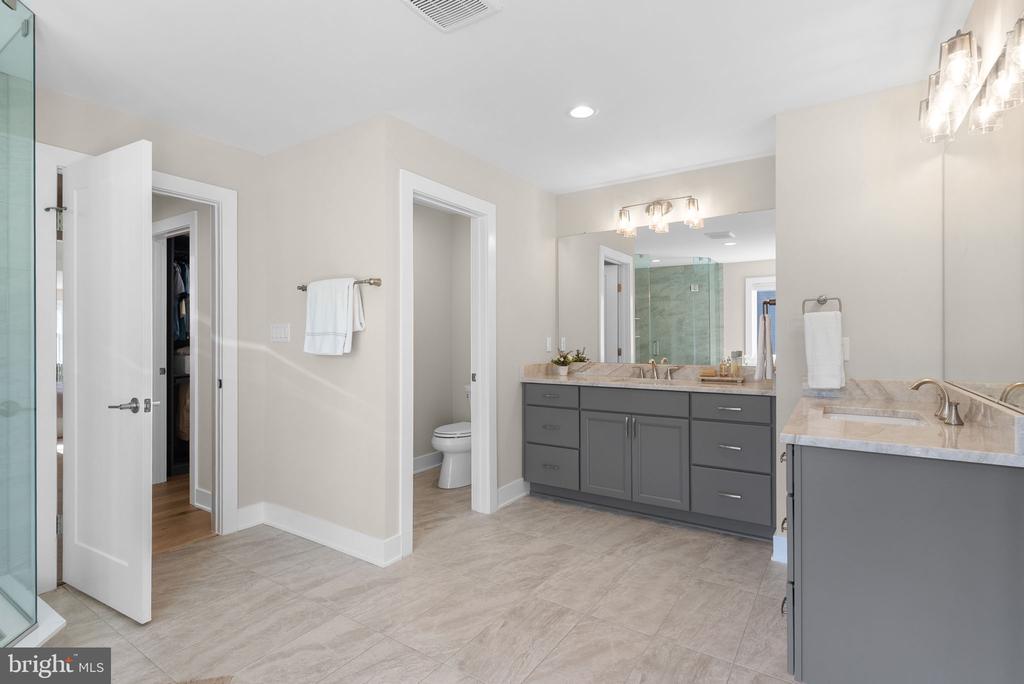 3155 RIDGEVIEW COURT