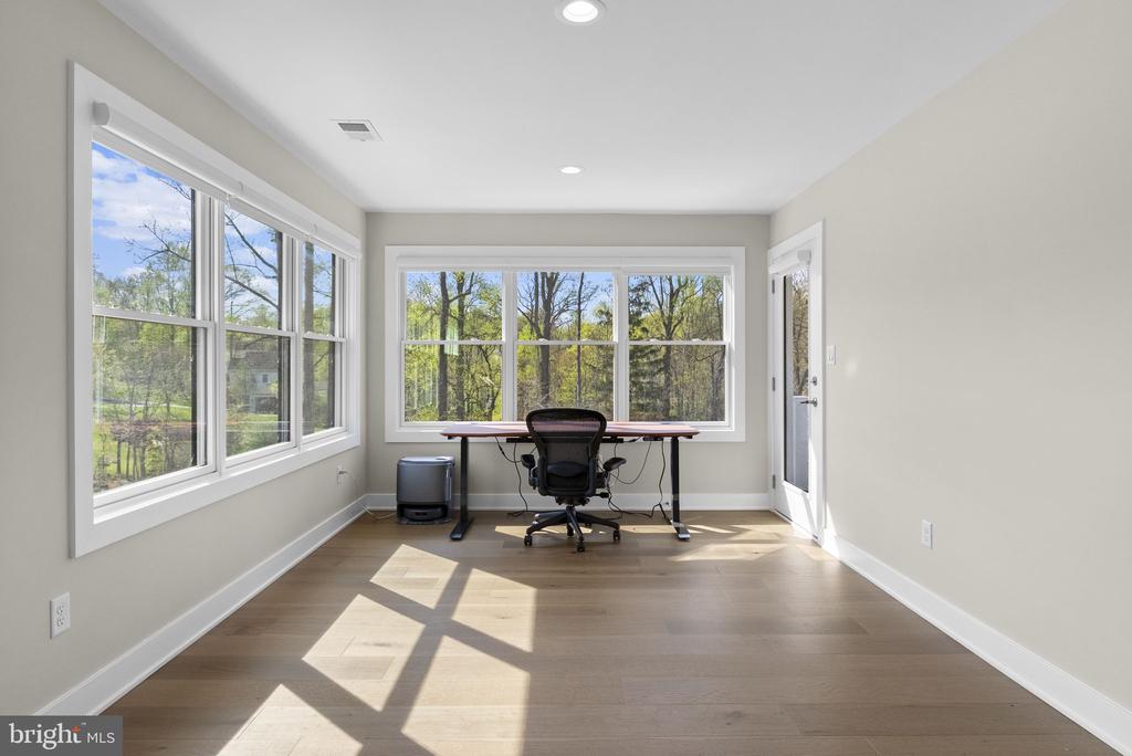 3155 RIDGEVIEW COURT