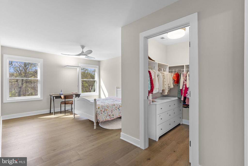 3155 RIDGEVIEW COURT