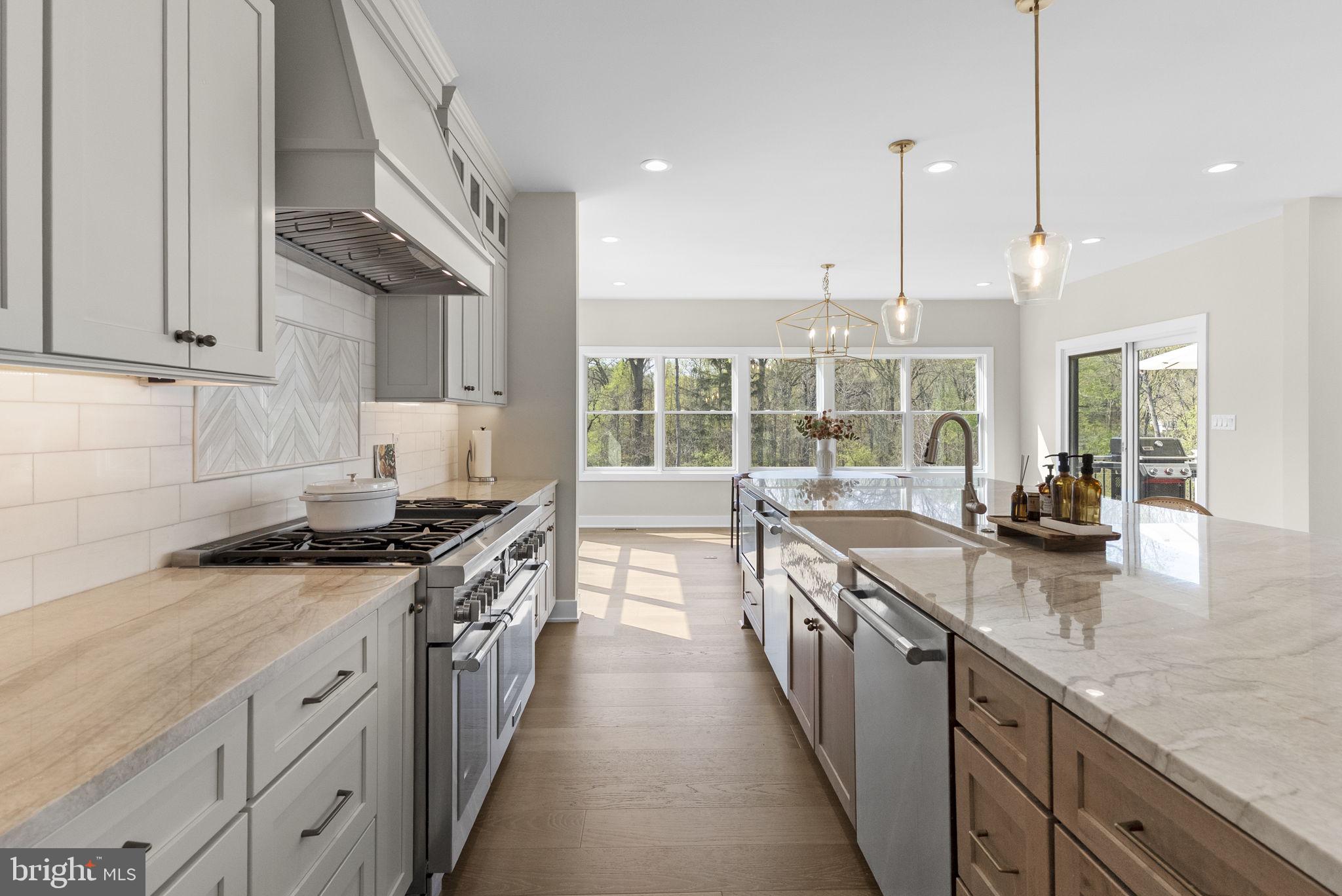 3155 RIDGEVIEW COURT