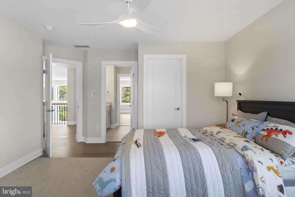 3155 RIDGEVIEW COURT