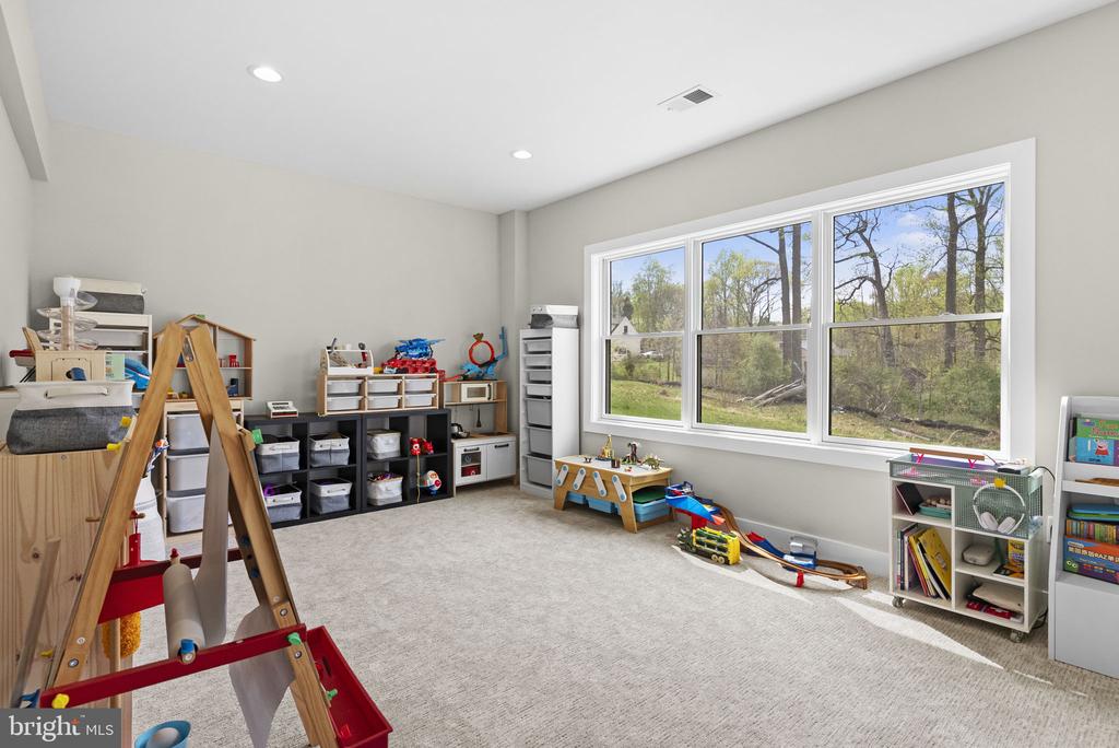 3155 RIDGEVIEW COURT