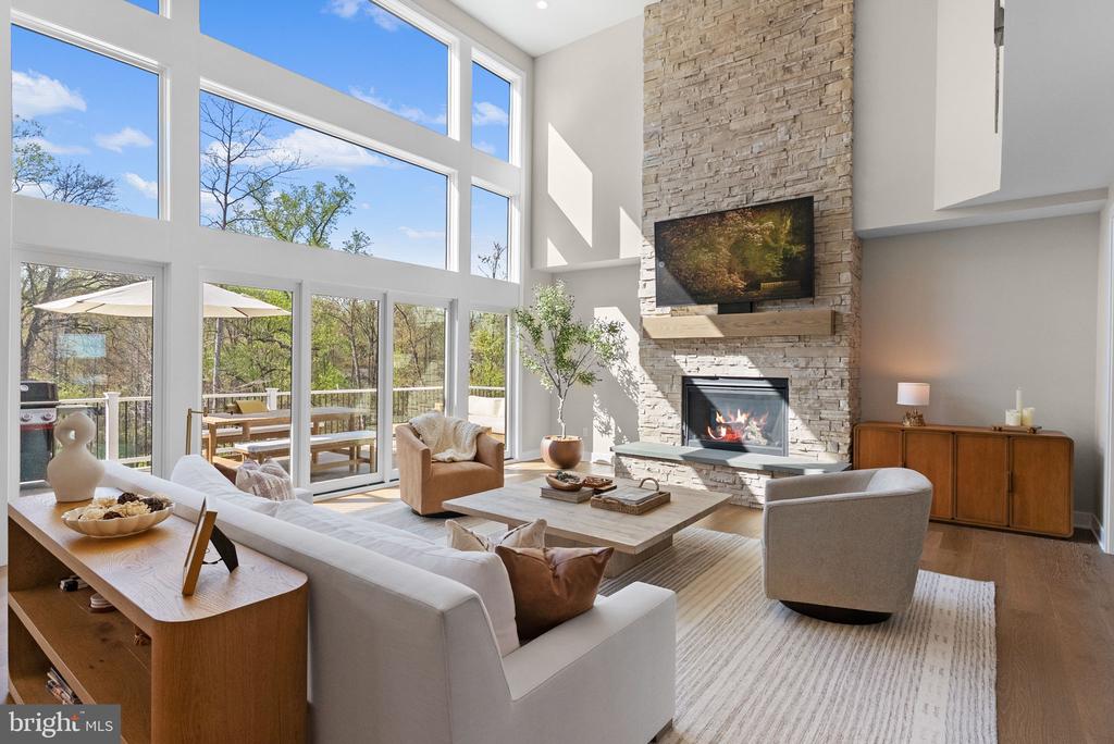3155 RIDGEVIEW COURT