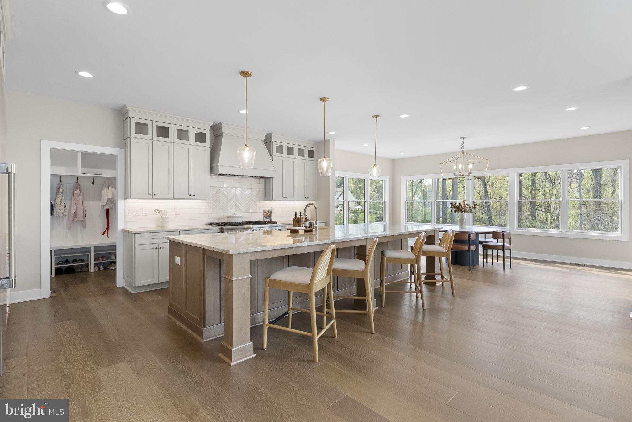 3155 RIDGEVIEW COURT