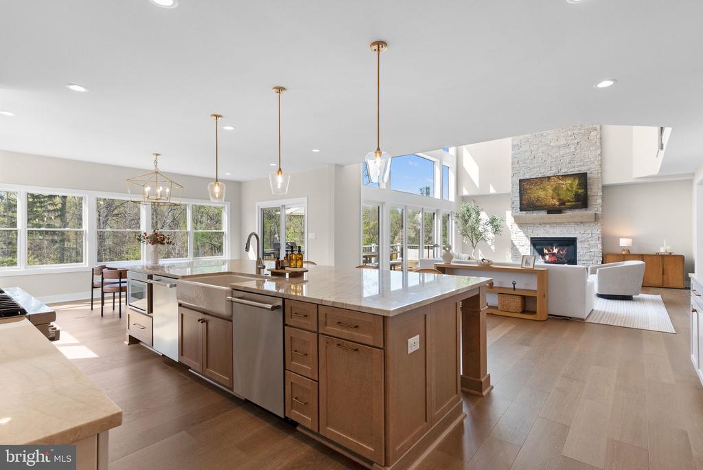 3155 RIDGEVIEW COURT