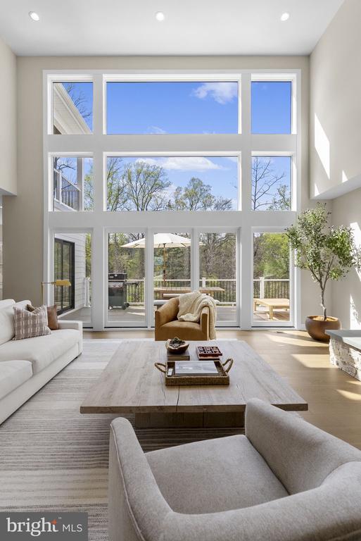 3155 RIDGEVIEW COURT
