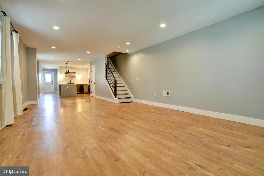 609 VERNON STREET