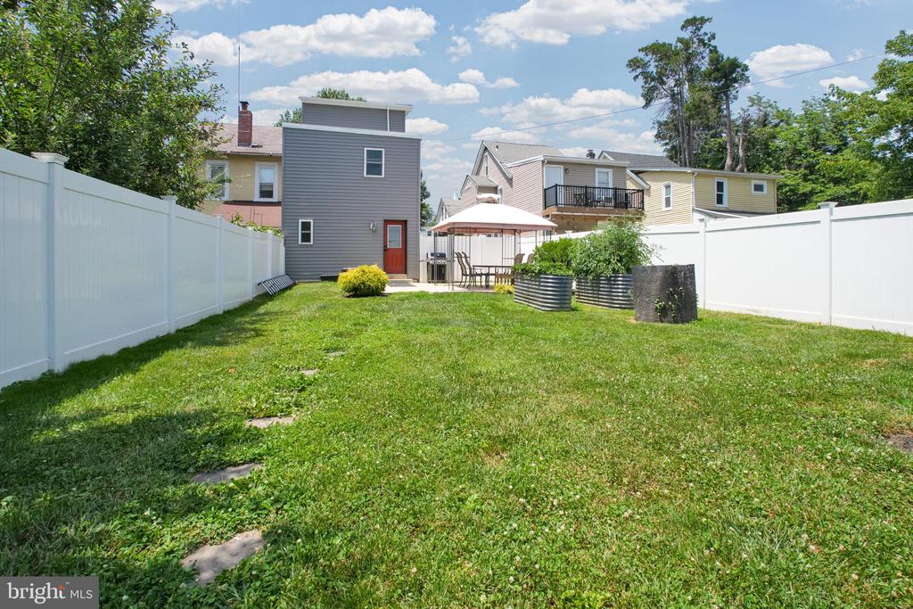 609 VERNON STREET