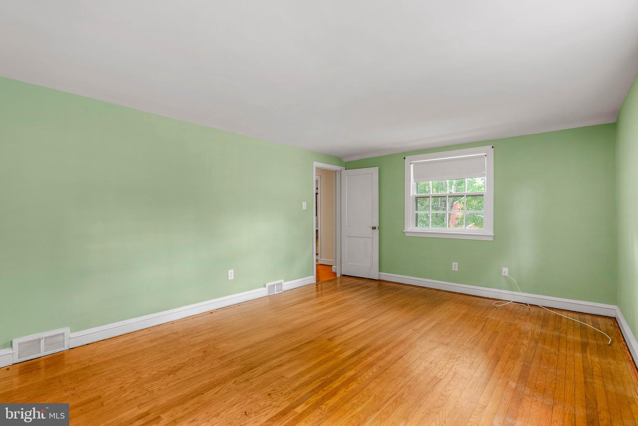 402 HAWTHORNE ROAD