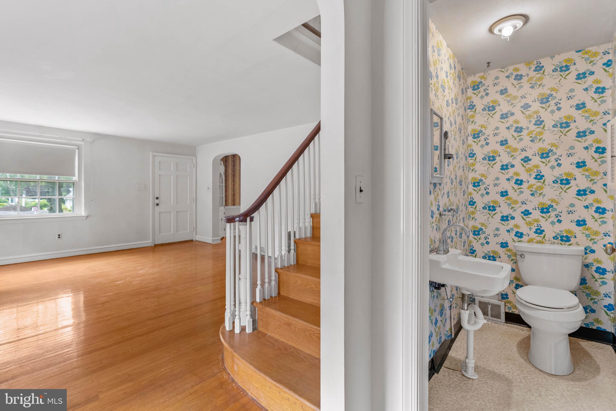 402 HAWTHORNE ROAD