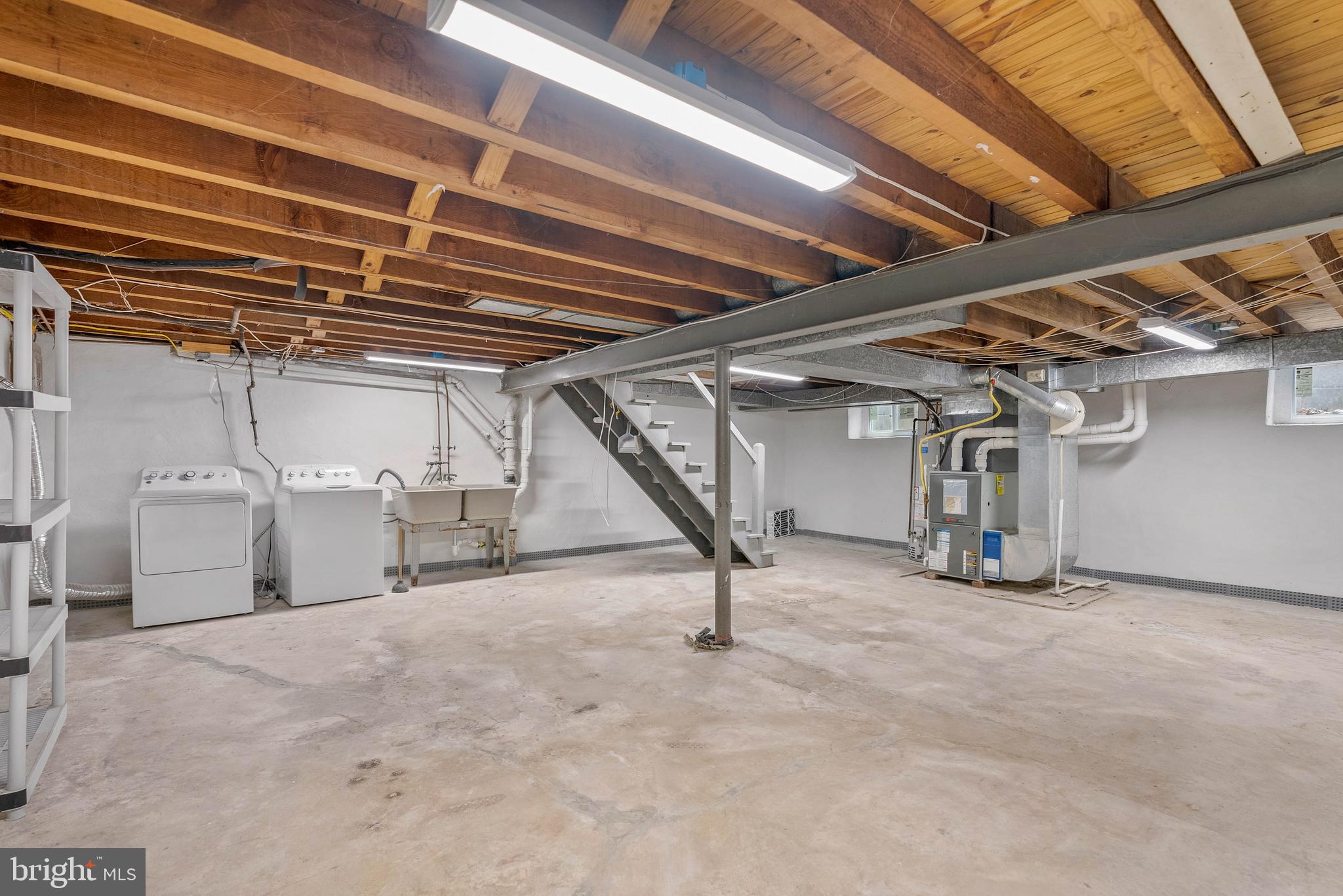 402 HAWTHORNE ROAD