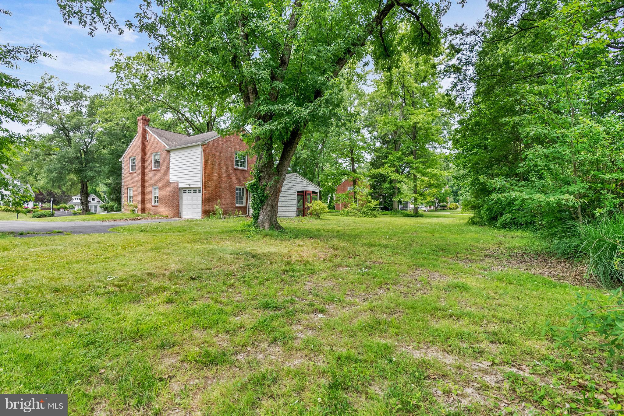 402 HAWTHORNE ROAD