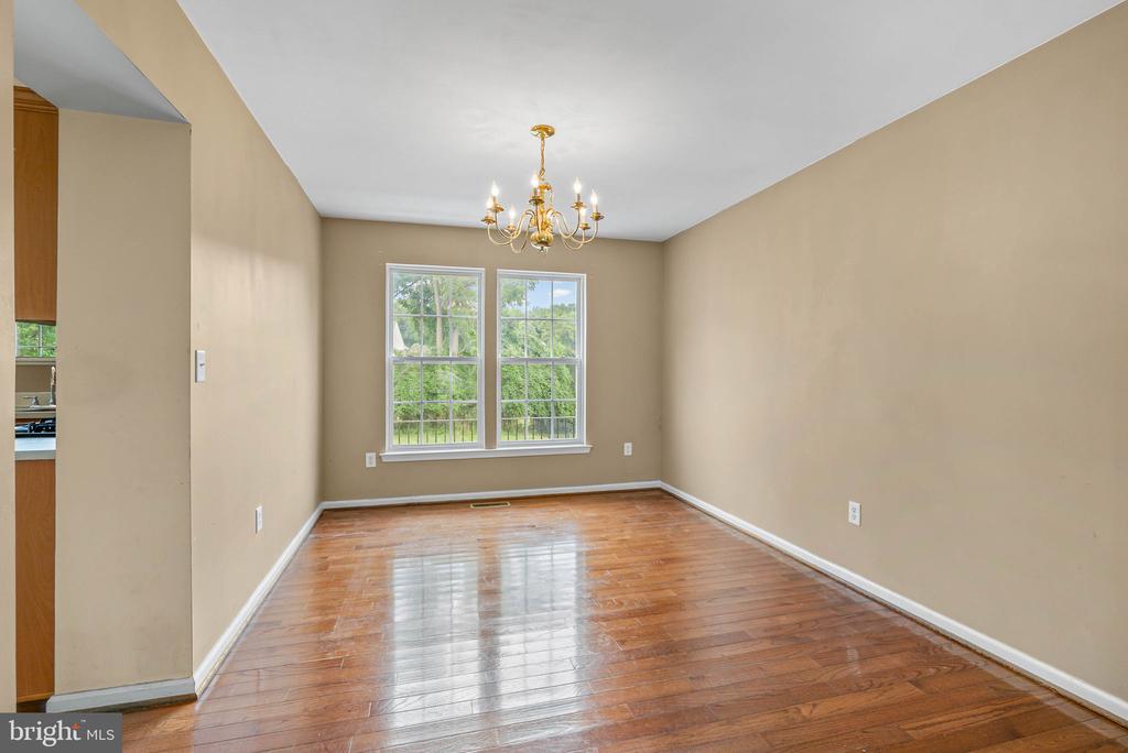 12 HUNTINGDON COURT