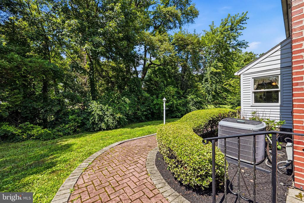 403 PALMERS LANE