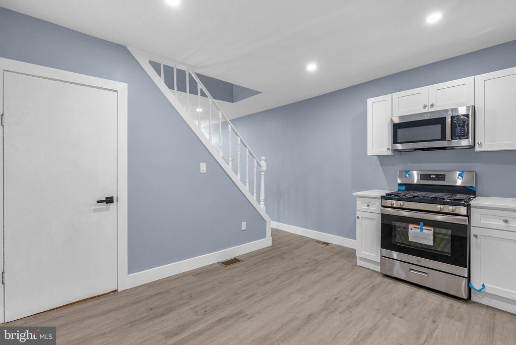 905 MULBERRY STREET