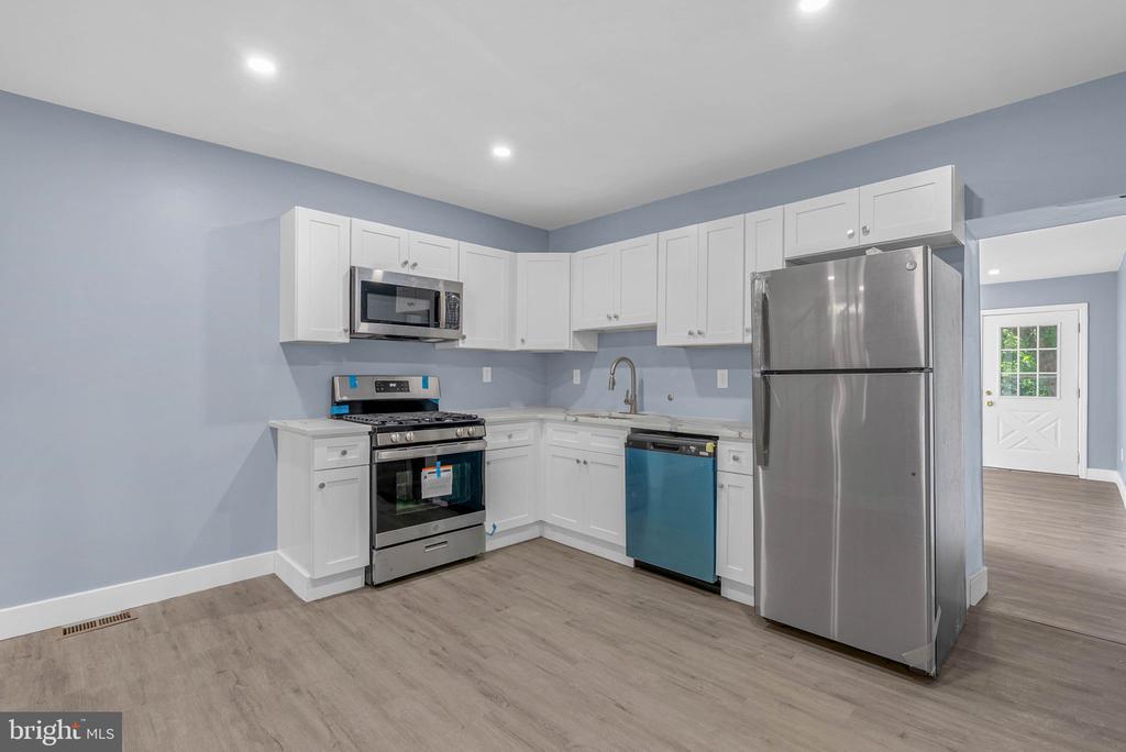 905 MULBERRY STREET