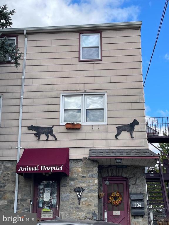 304 N CHESTER PIKE