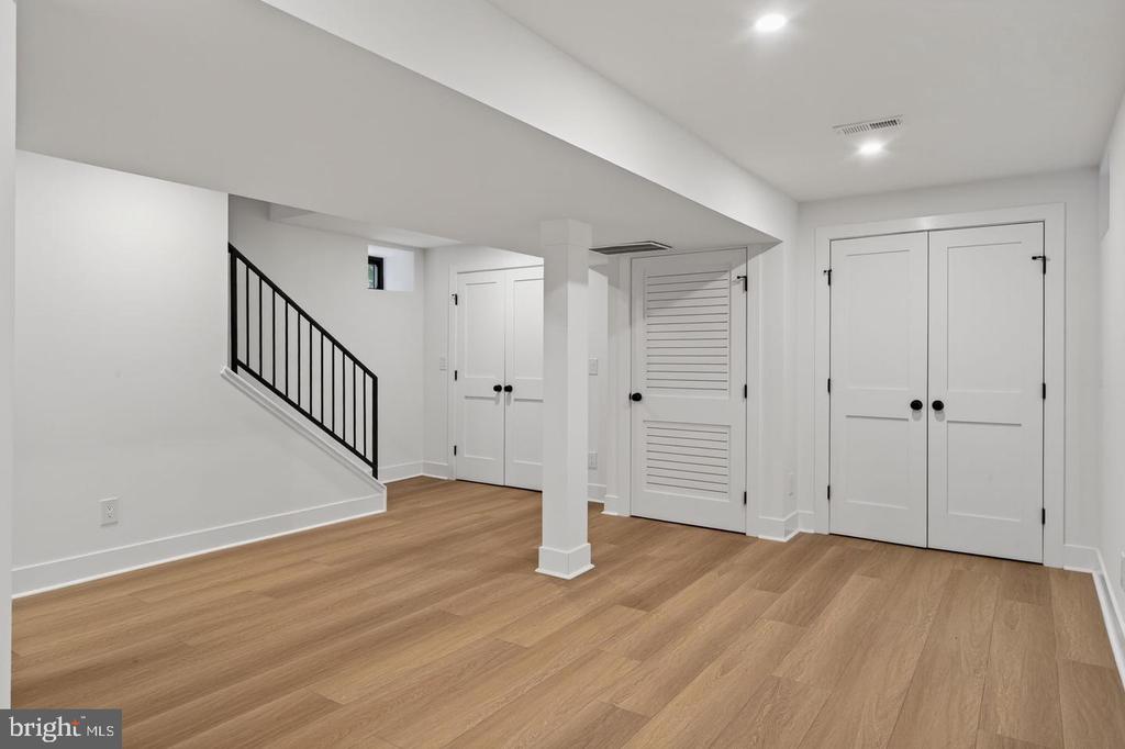 25 OAK LANE