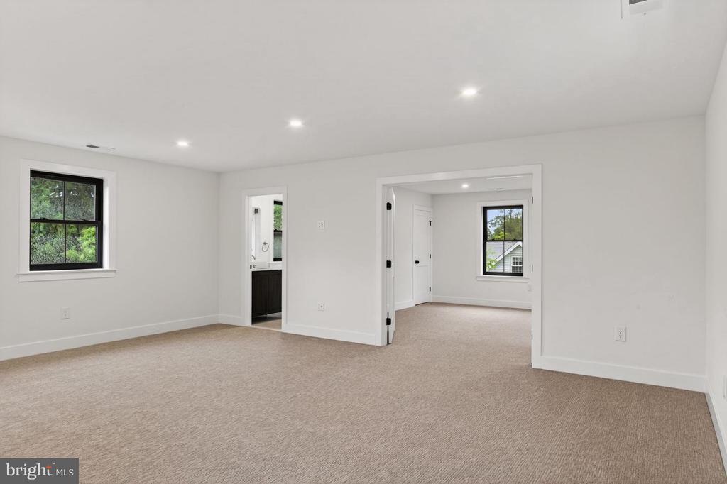 25 OAK LANE