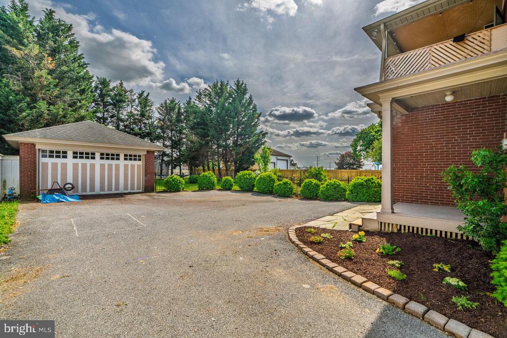 466 E MAIN STREET