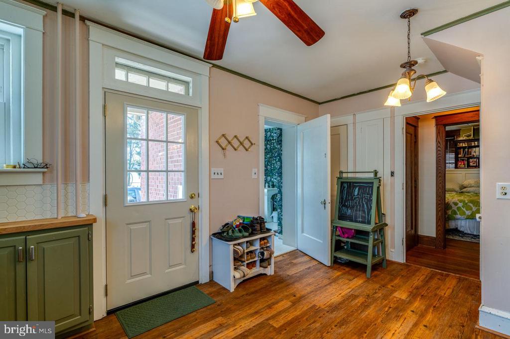 466 E MAIN STREET