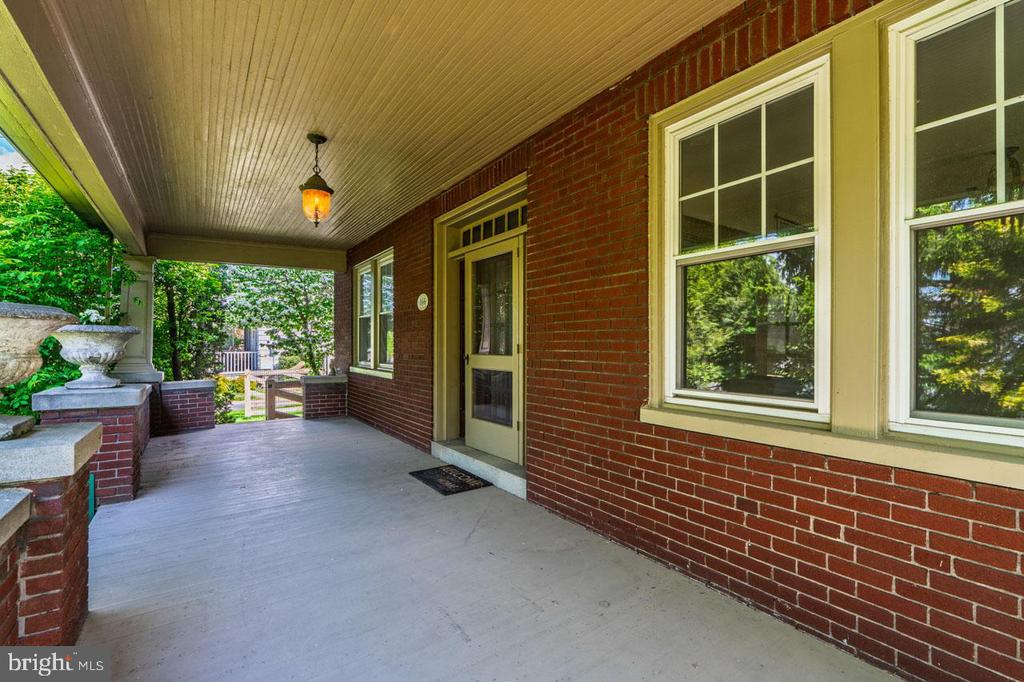 466 E MAIN STREET