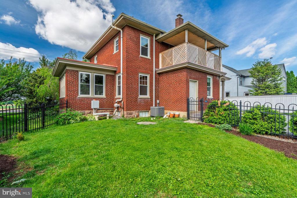 466 E MAIN STREET