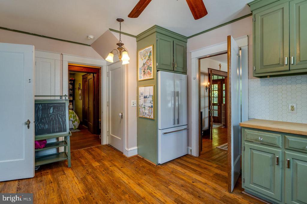 466 E MAIN STREET