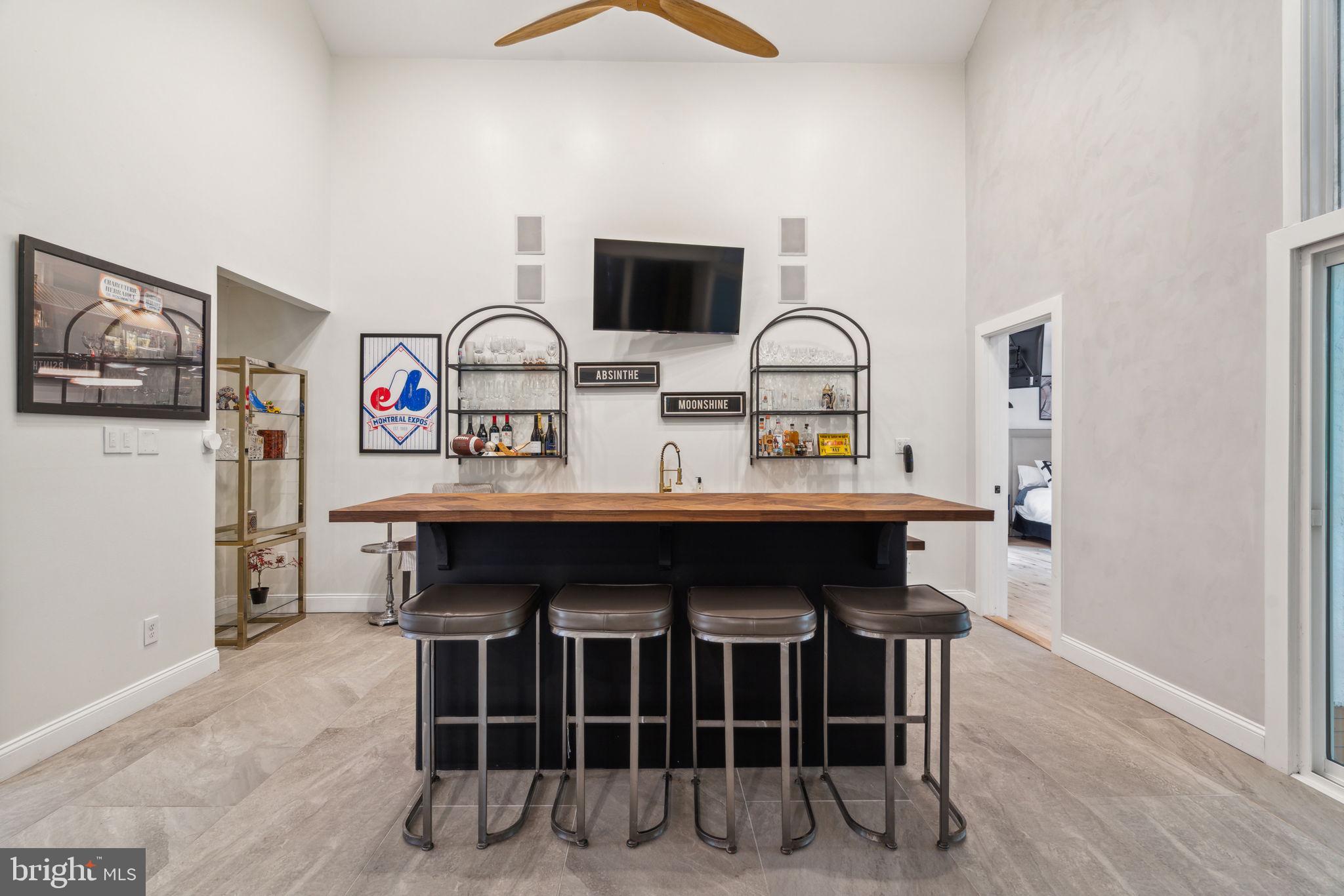 1220 VALLEY ROAD