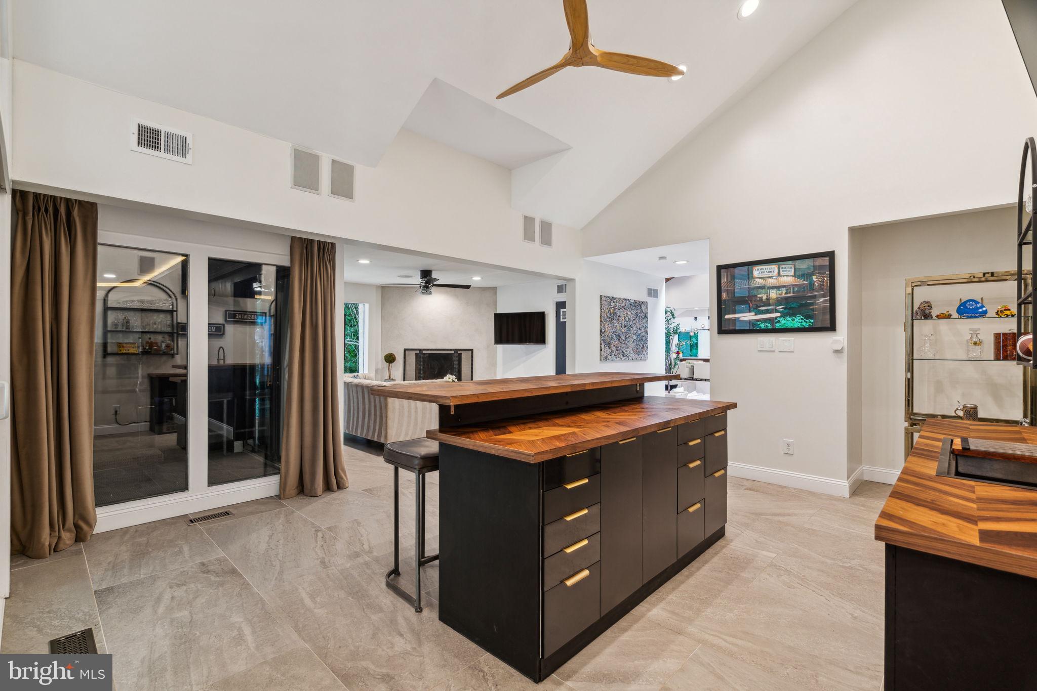 1220 VALLEY ROAD