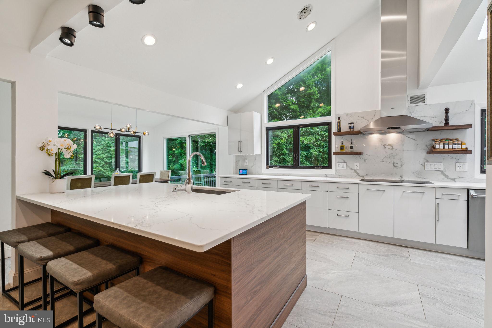 1220 VALLEY ROAD