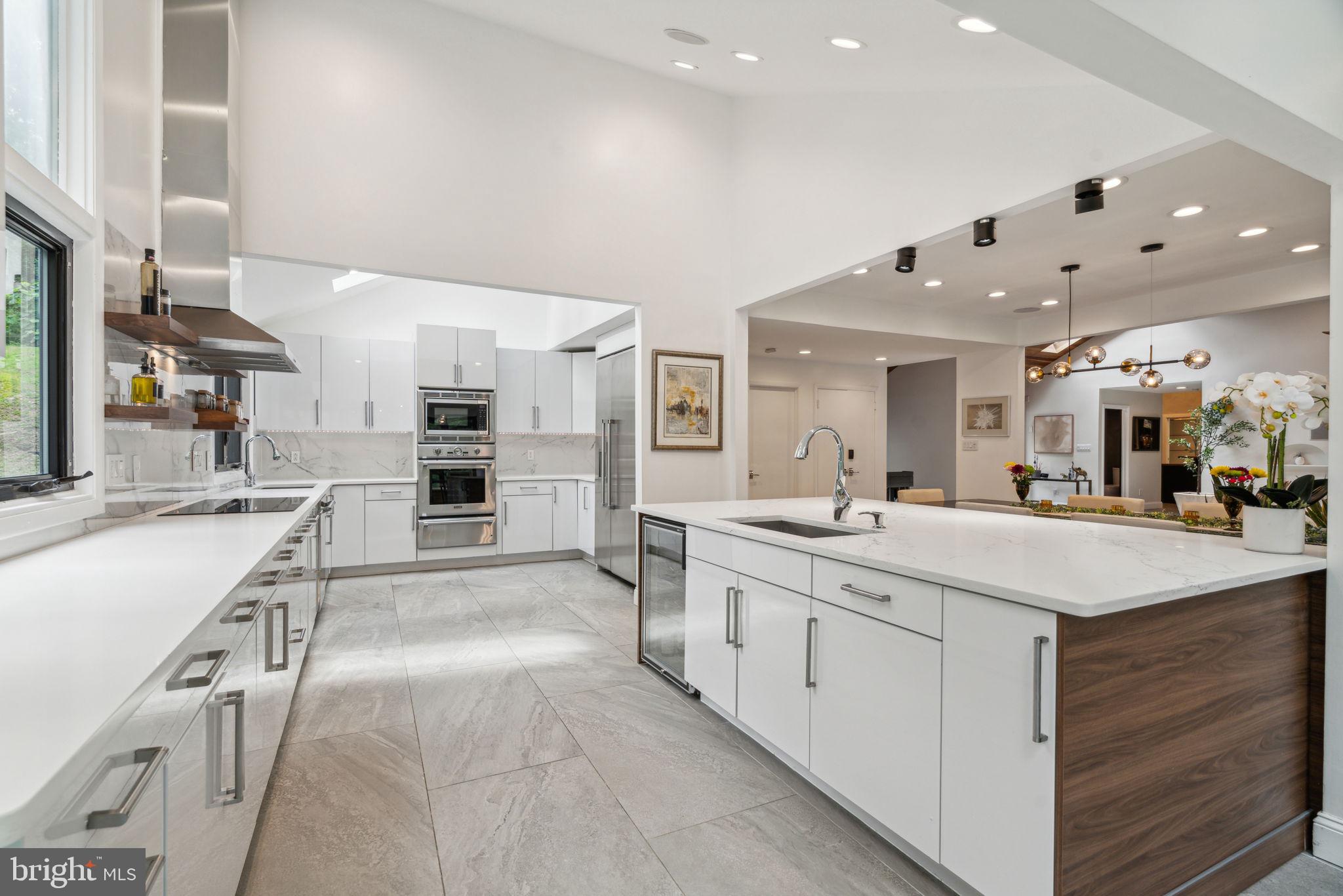 1220 VALLEY ROAD