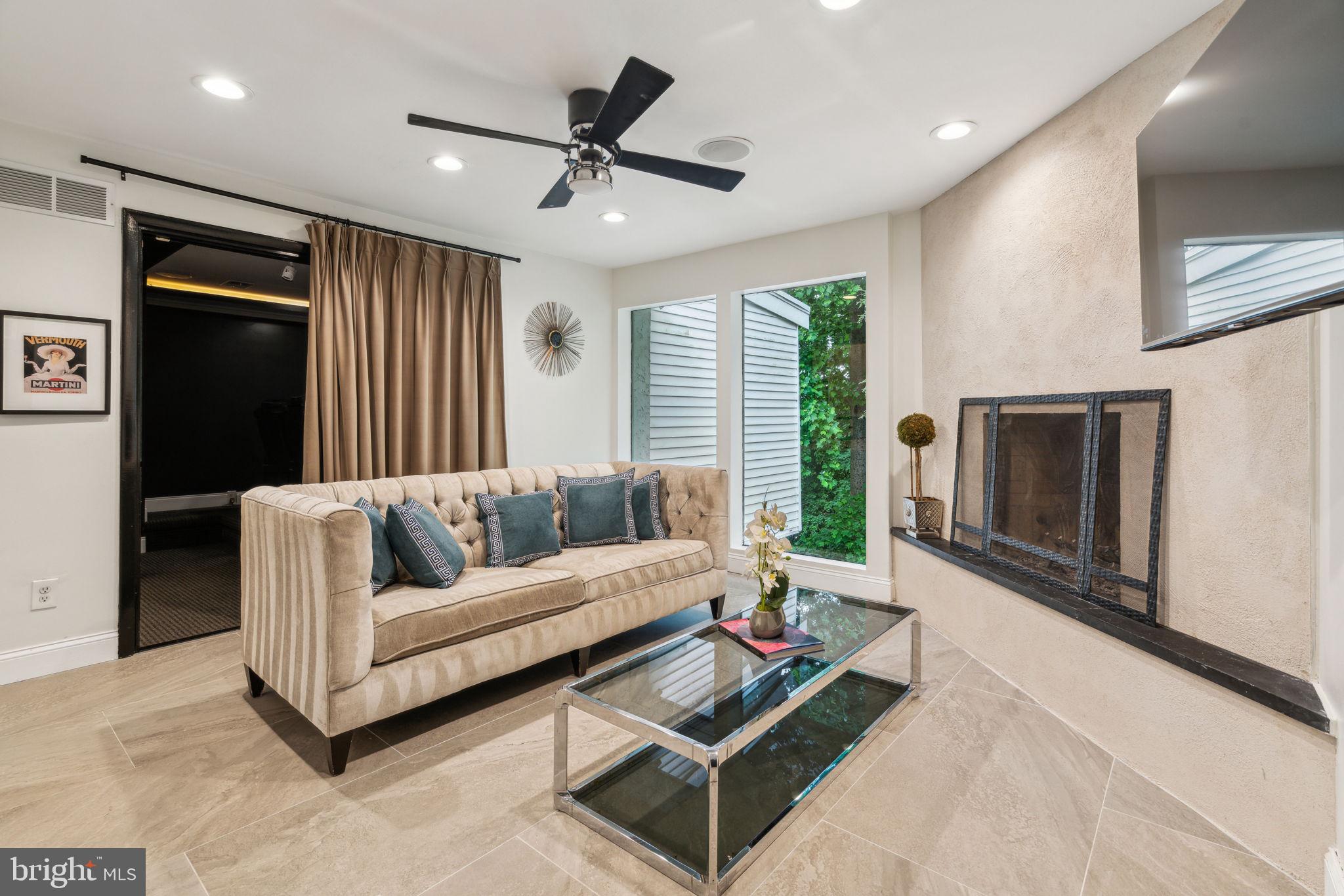 1220 VALLEY ROAD