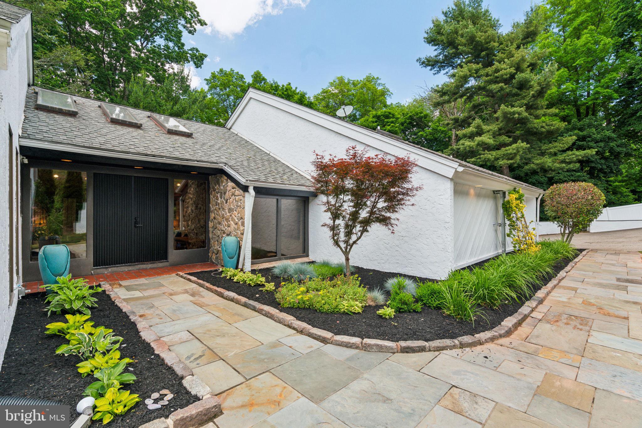 1220 VALLEY ROAD