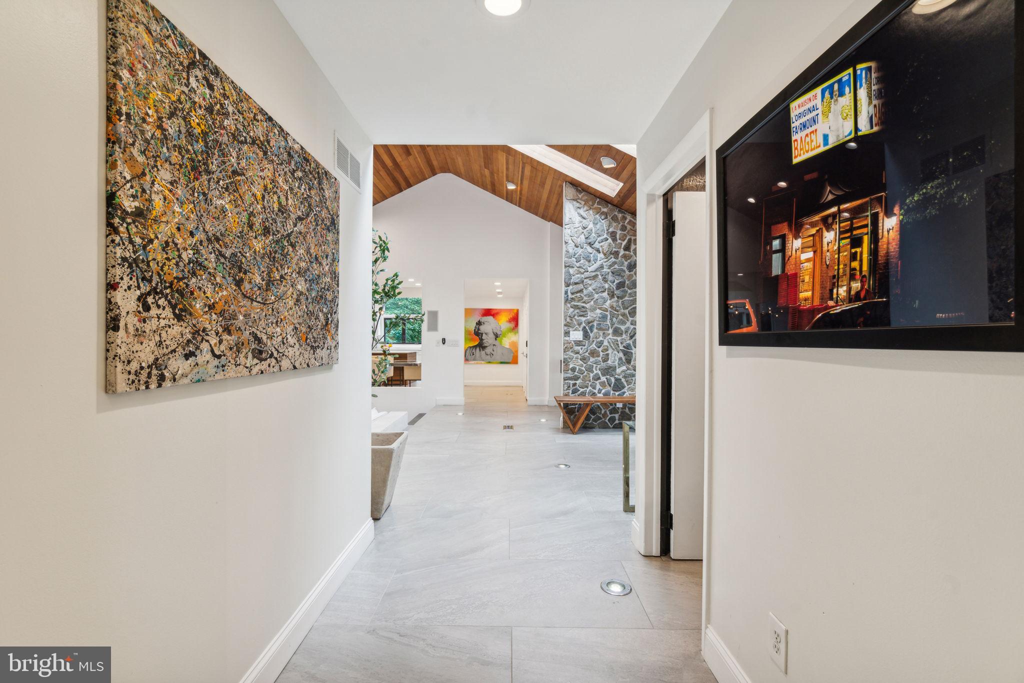 1220 VALLEY ROAD