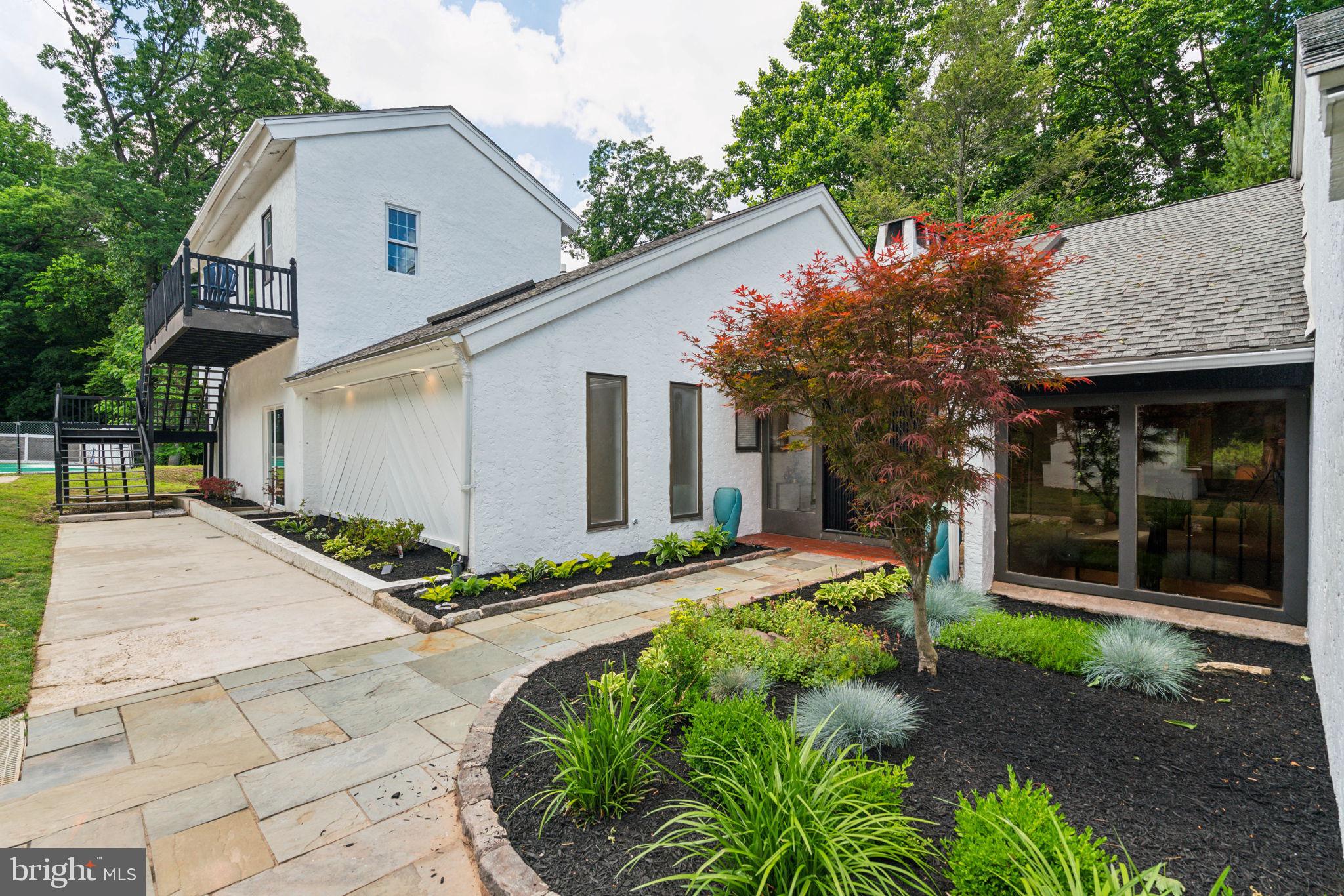 1220 VALLEY ROAD