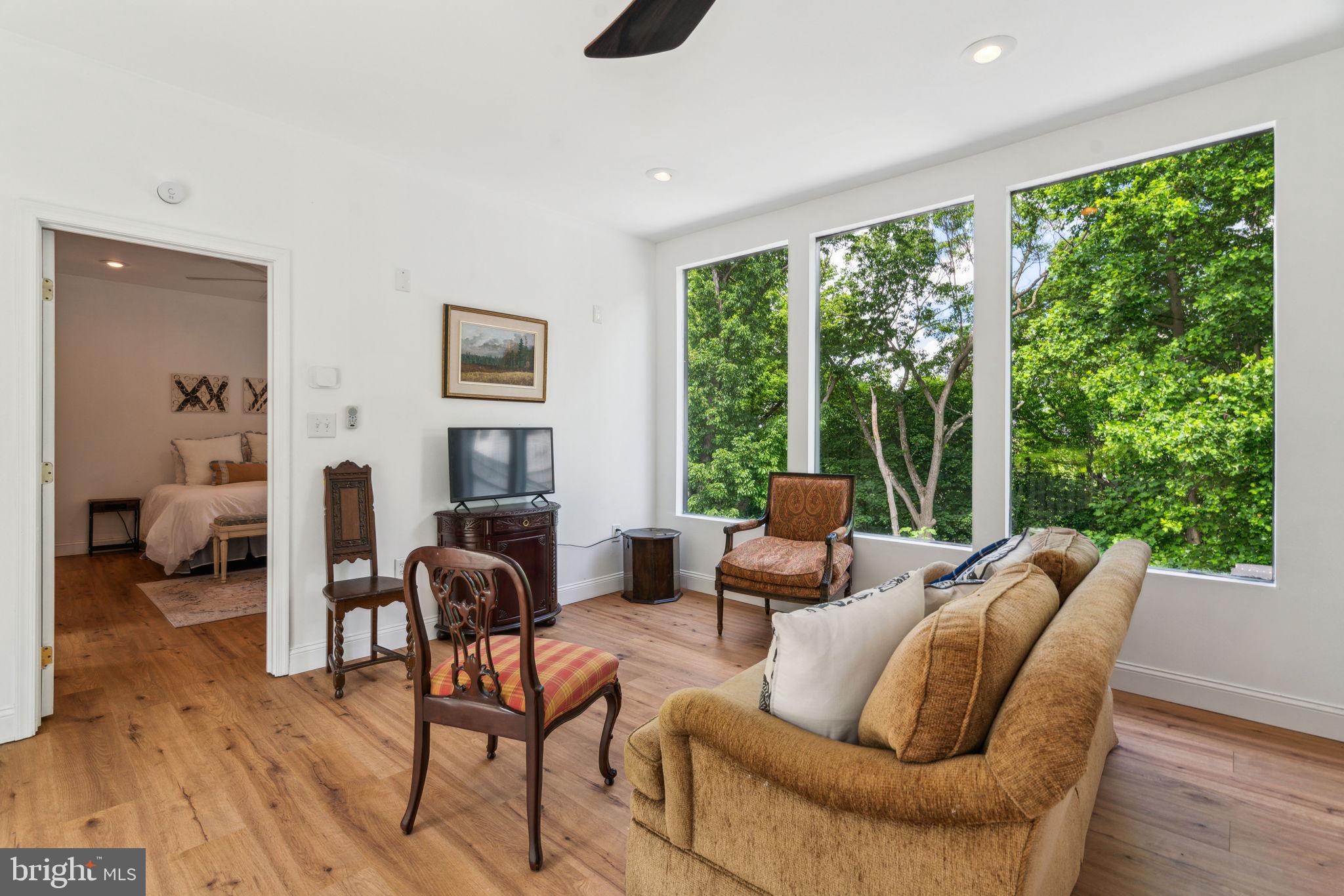 1220 VALLEY ROAD