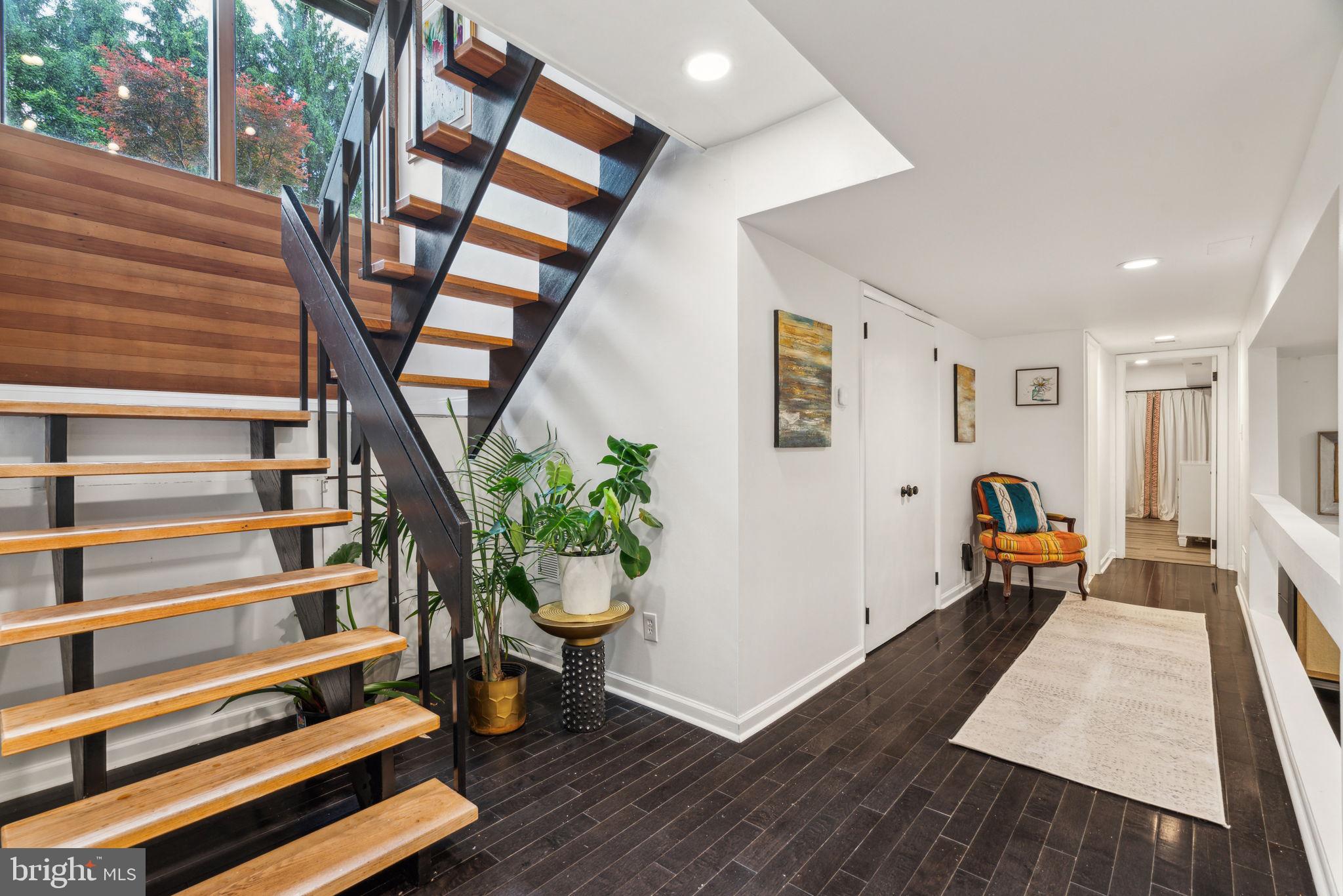 1220 VALLEY ROAD