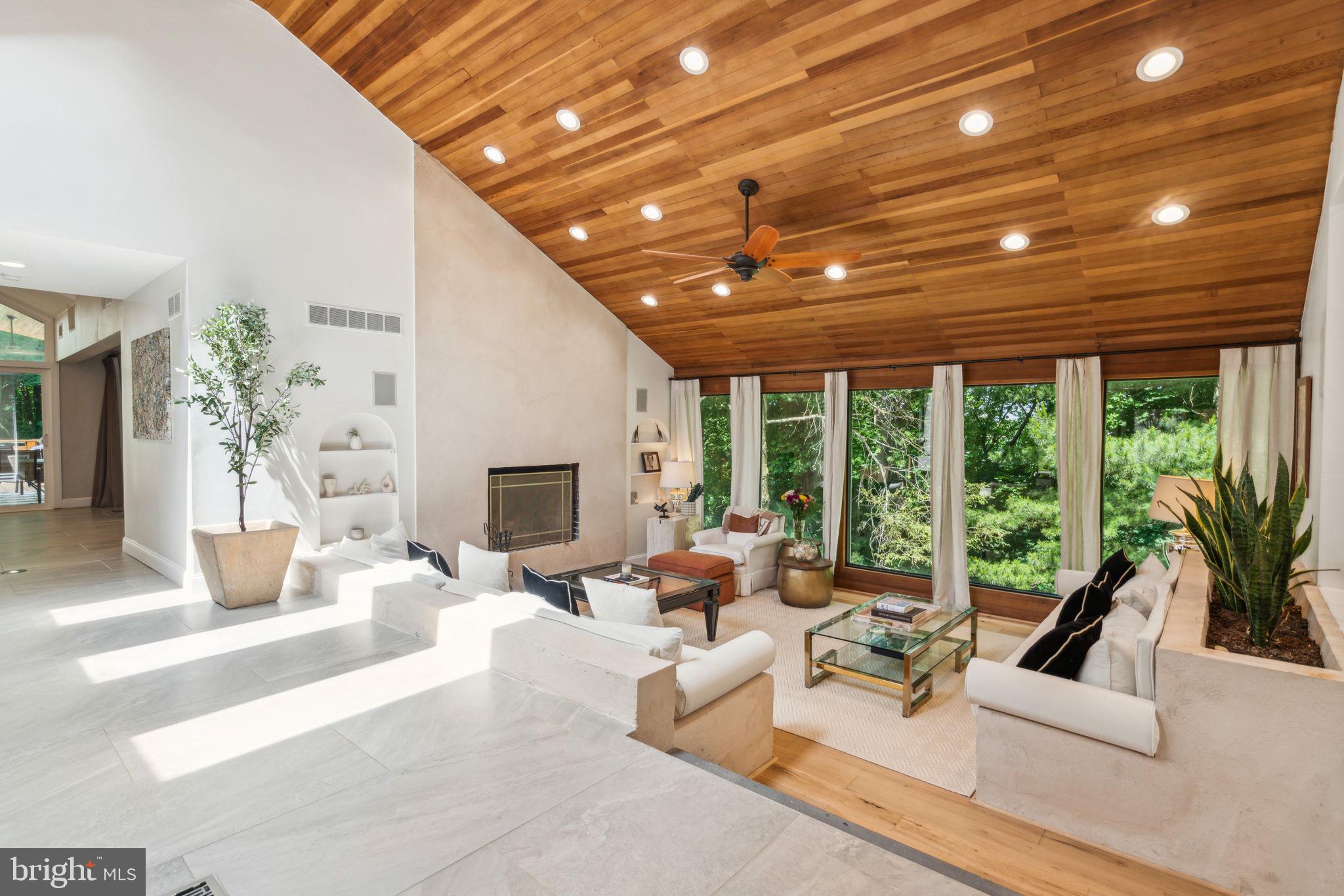 1220 VALLEY ROAD