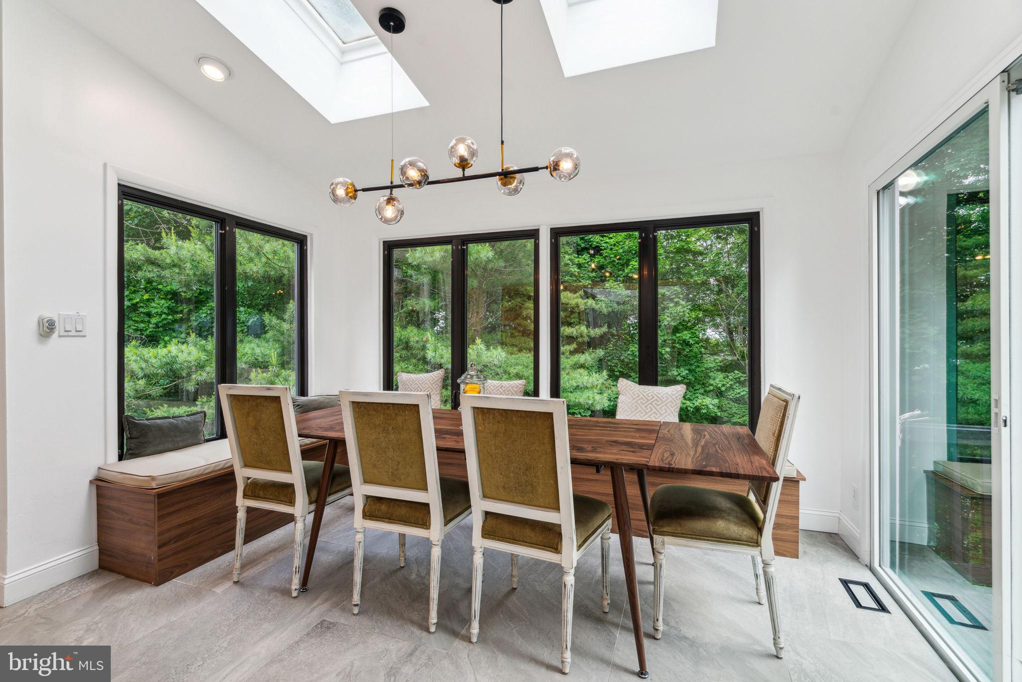 1220 VALLEY ROAD