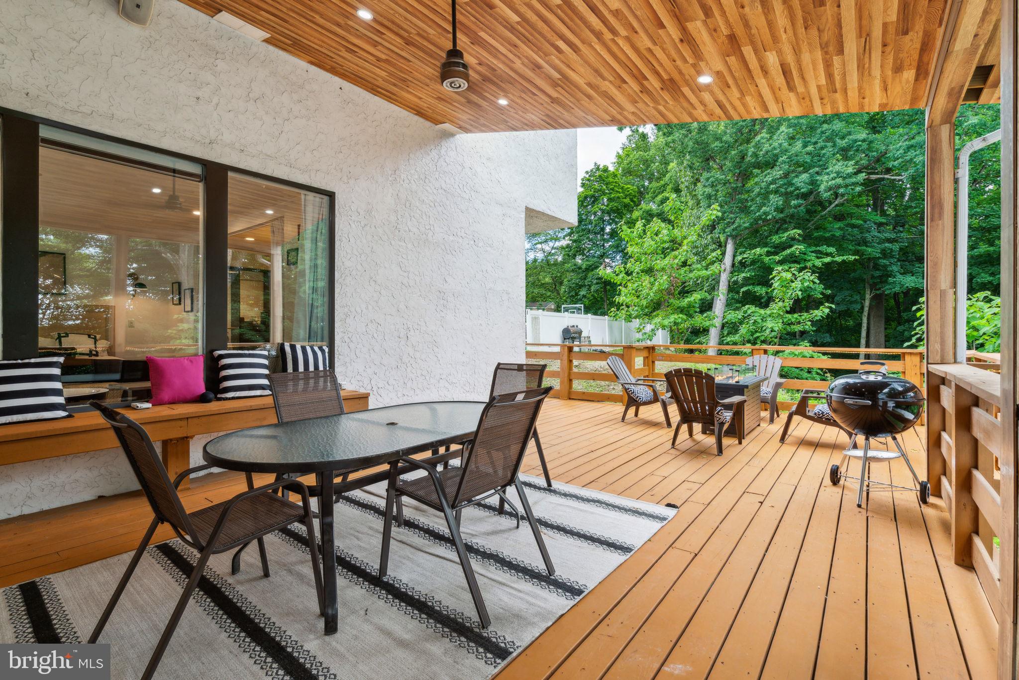 1220 VALLEY ROAD
