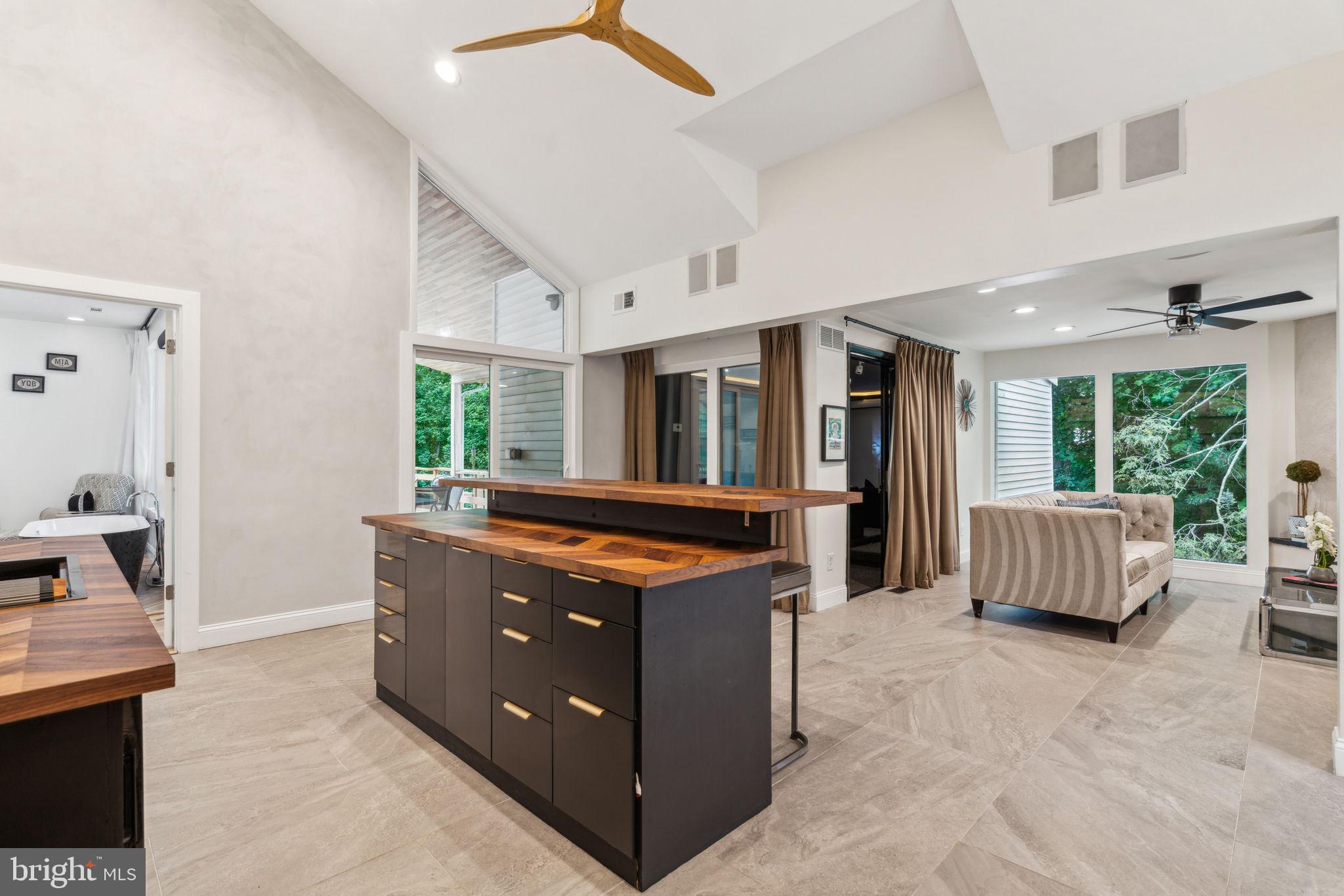 1220 VALLEY ROAD