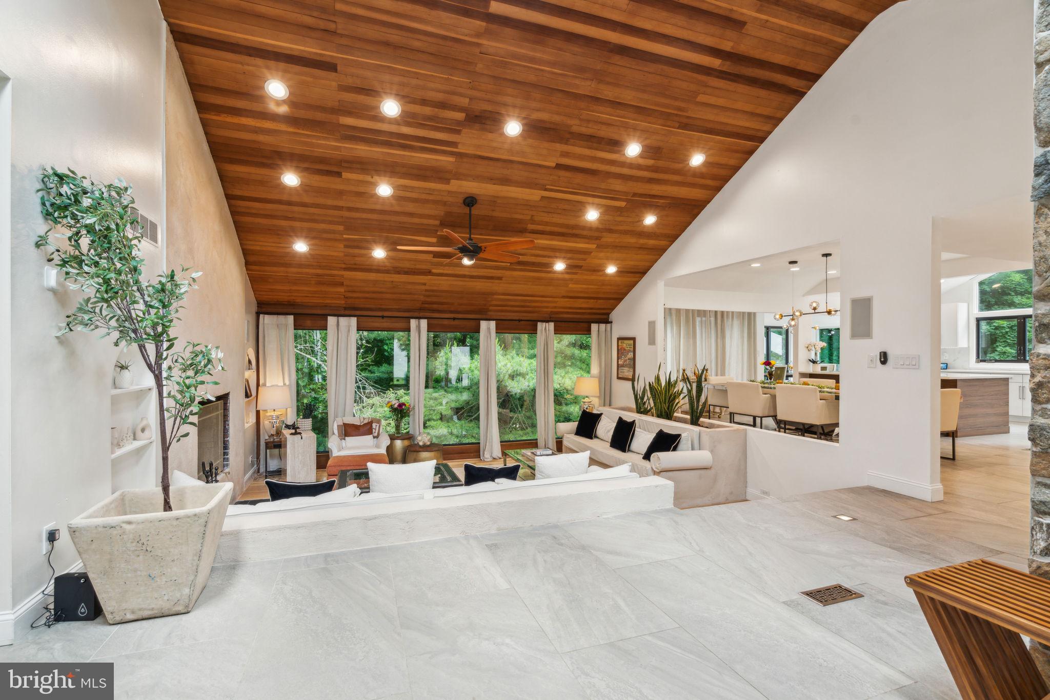 1220 VALLEY ROAD