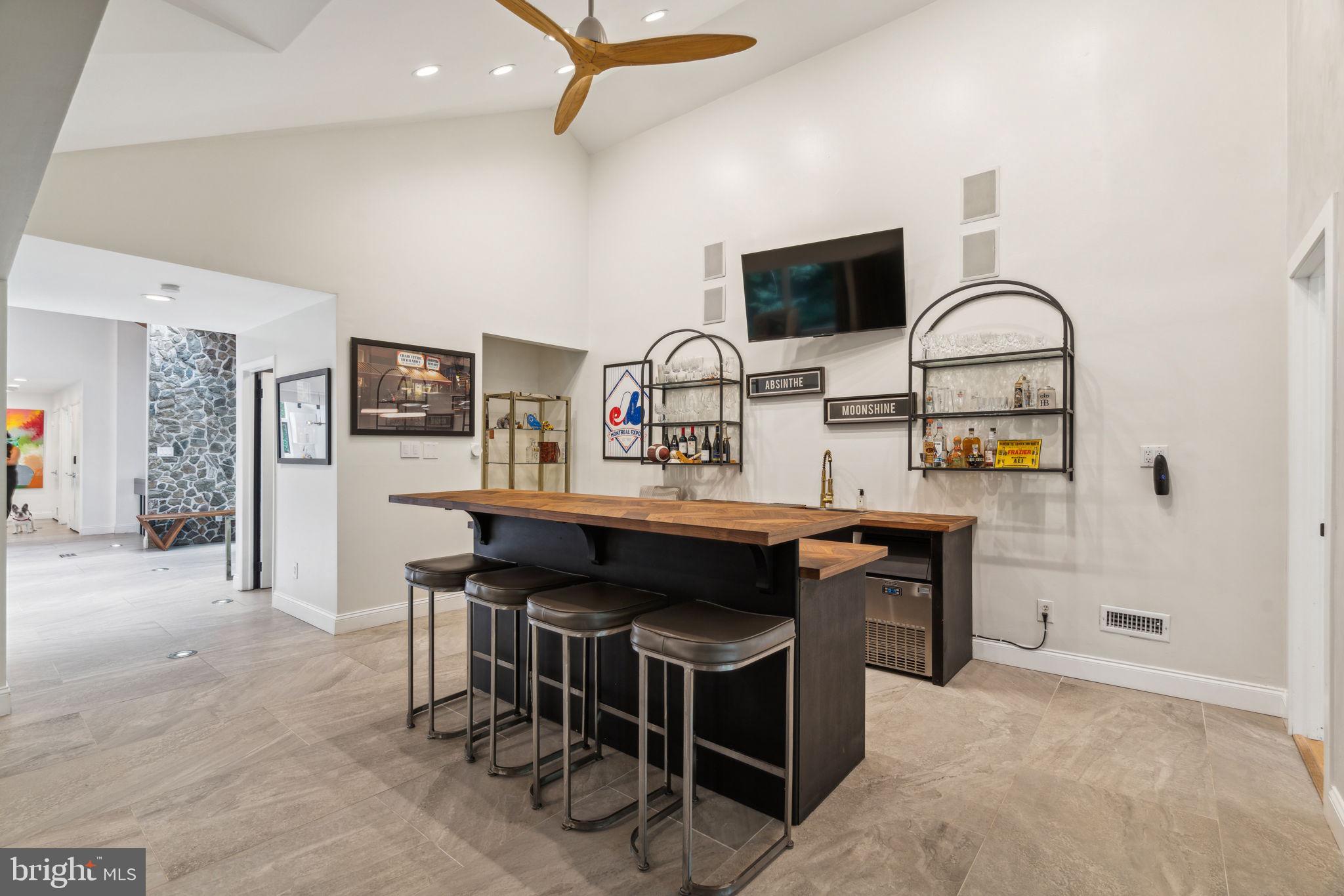 1220 VALLEY ROAD